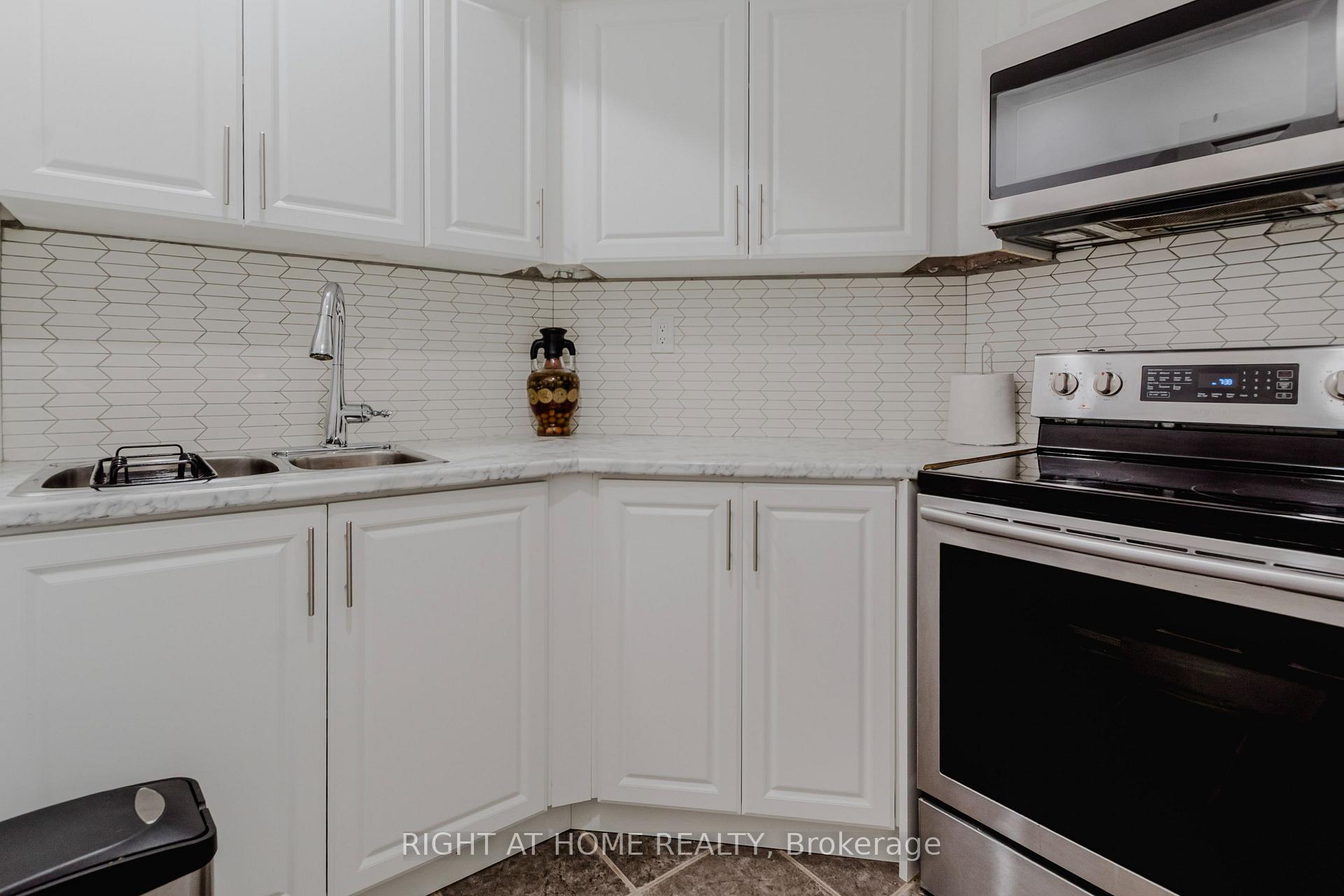 Photo 34 of 12 Bankfield Crescent, Hamilton, Stoney Creek Mountain — HOMEH