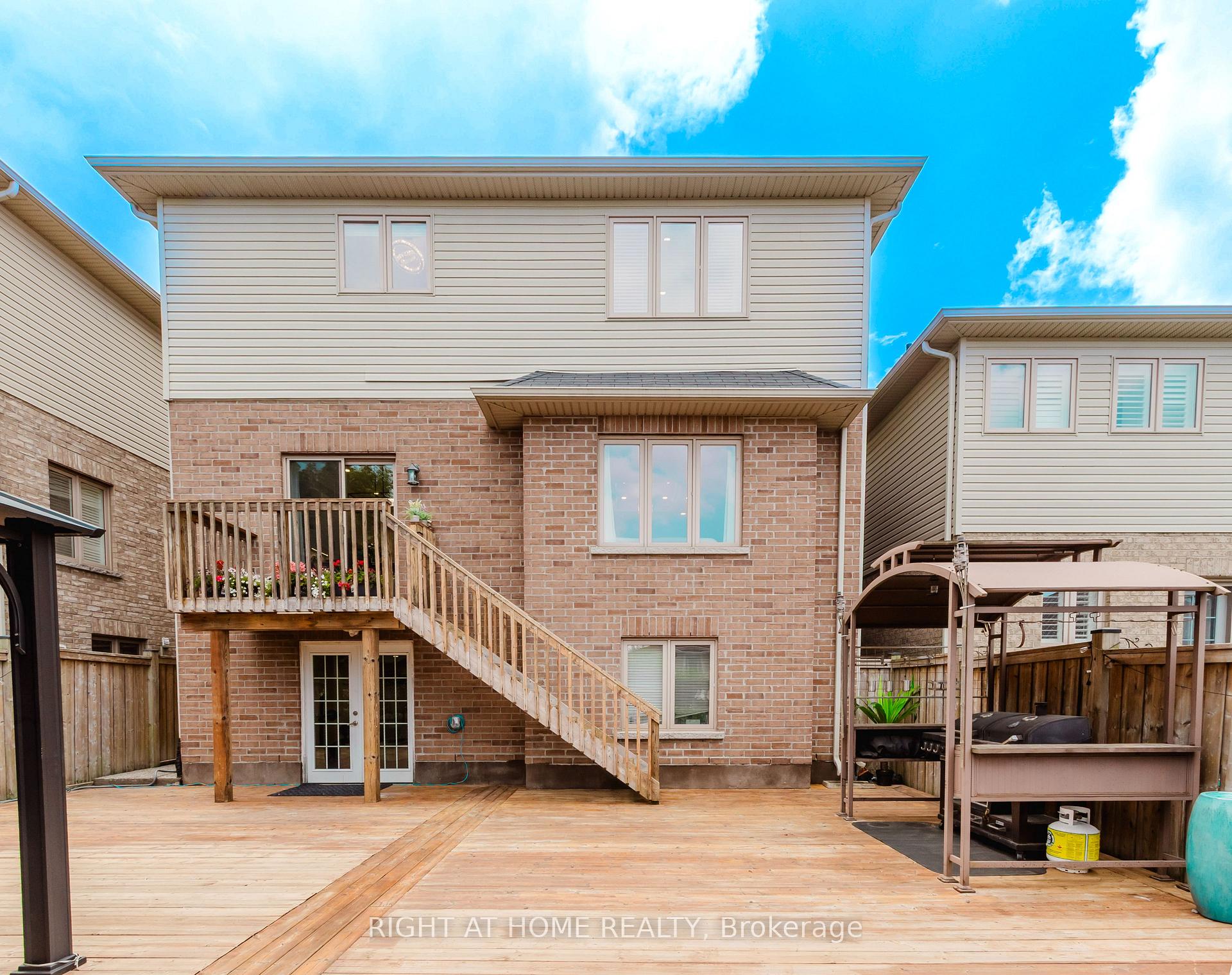 Photo 40 of 12 Bankfield Crescent, Hamilton, Stoney Creek Mountain — HOMEH