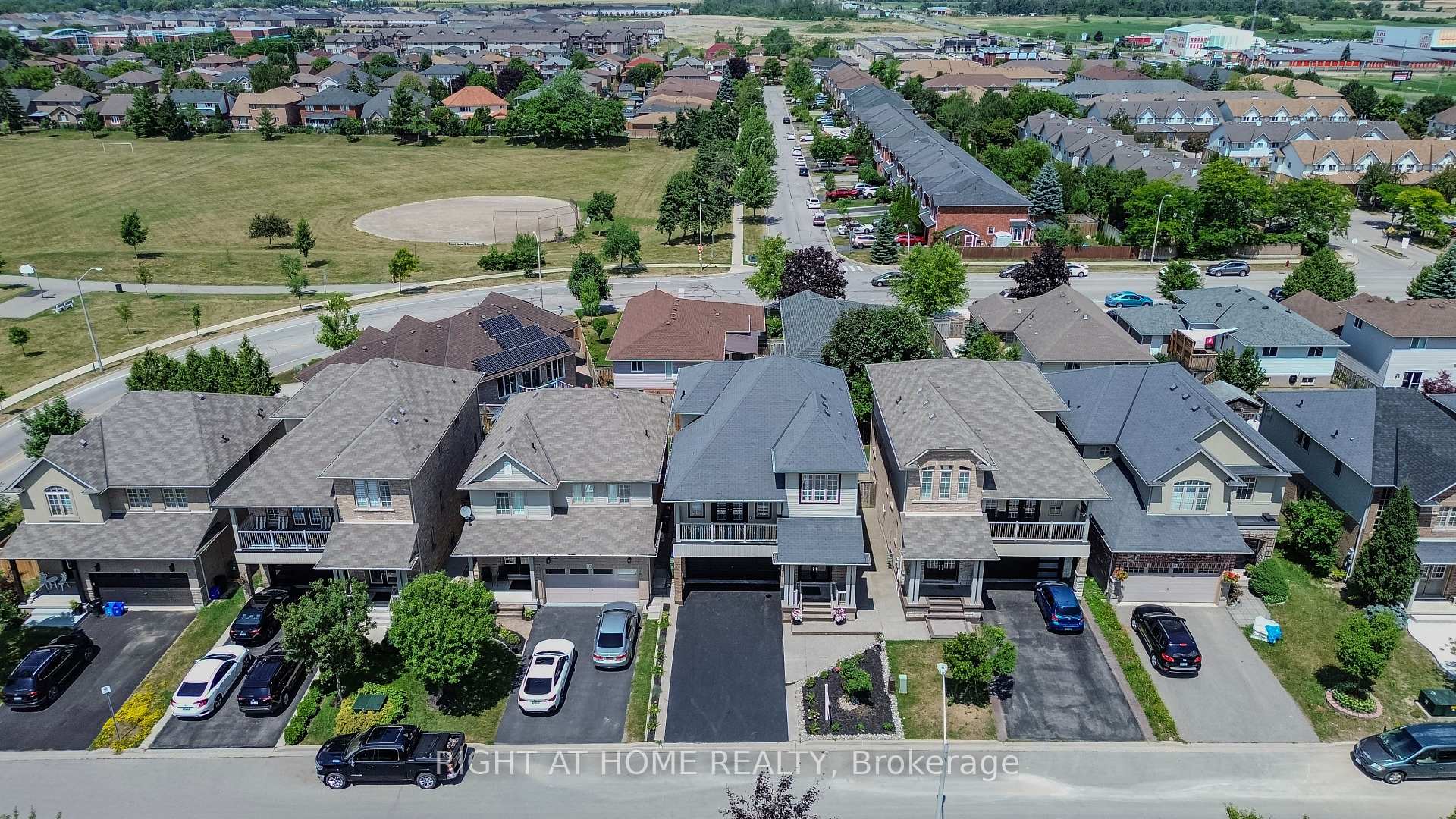 Photo 43 of 12 Bankfield Crescent, Hamilton, Stoney Creek Mountain — HOMEH