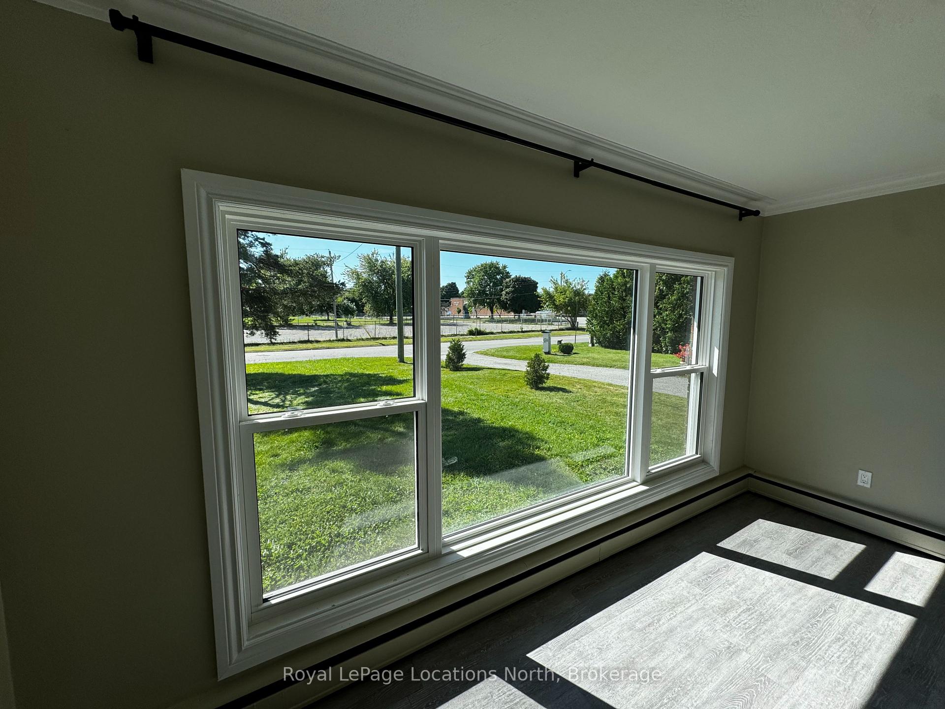 Photo 3 of 29 Davidson Street, Barrie, Wellington — HOMEH