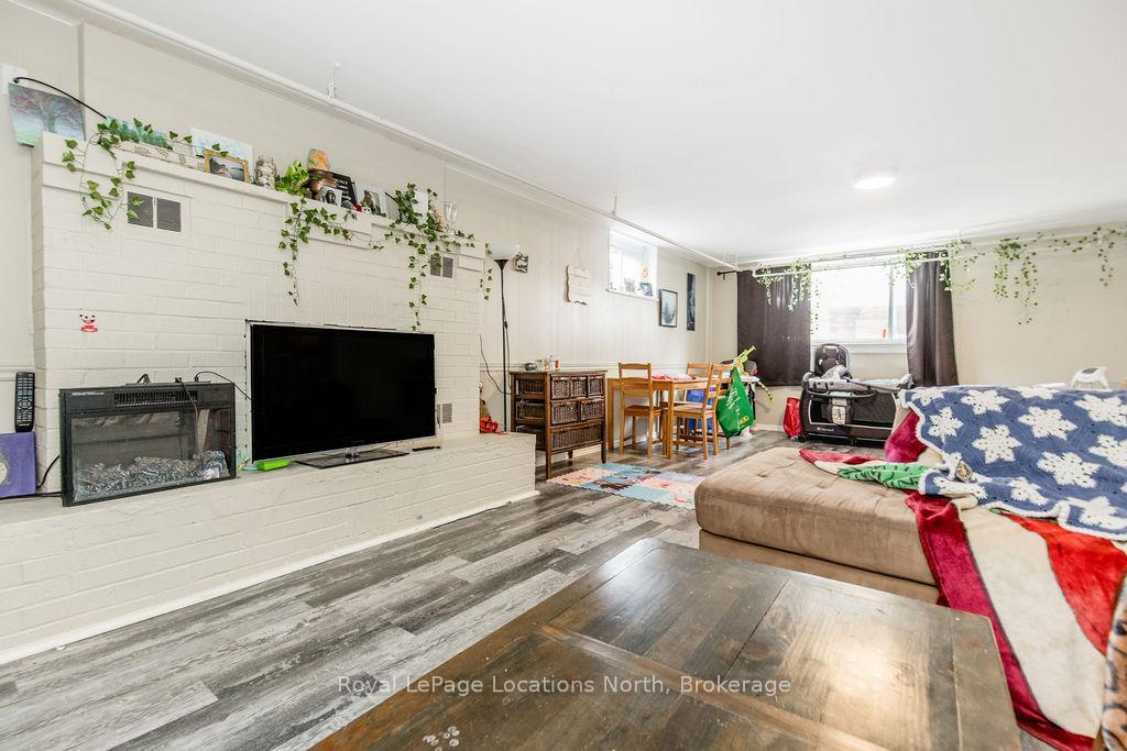 Photo 17 of 29 Davidson Street, Barrie, Wellington — HOMEH