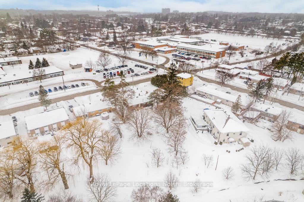 Photo 27 of 29 Davidson Street, Barrie, Wellington — HOMEH