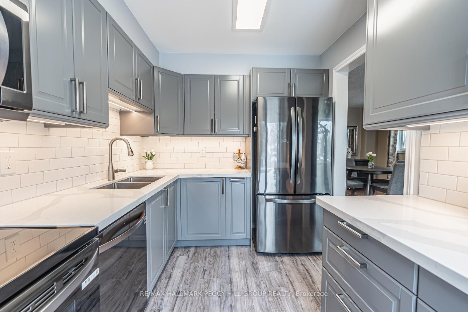 Photo 2 of 39 Bates Court, Barrie, Painswick North — HOMEH