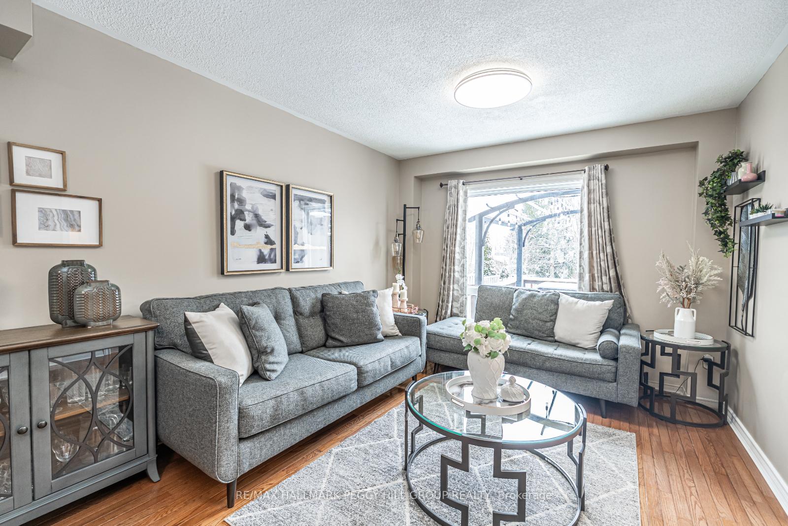 Photo 5 of 39 Bates Court, Barrie, Painswick North — HOMEH