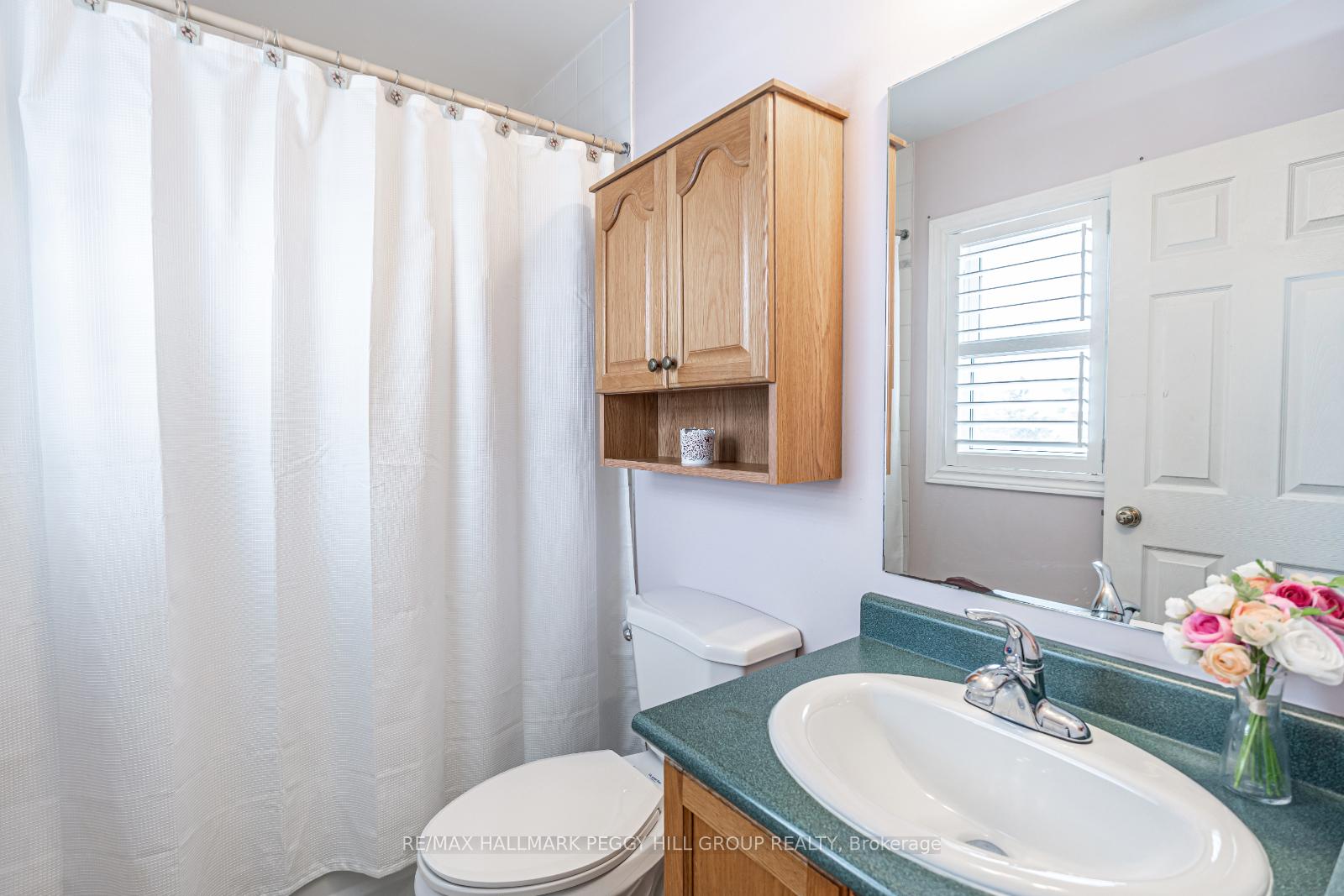Photo 10 of 39 Bates Court, Barrie, Painswick North — HOMEH