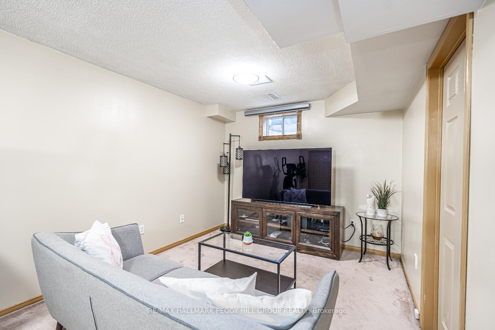 Photo 15 of 39 Bates Court, Barrie, Painswick North — HOMEH