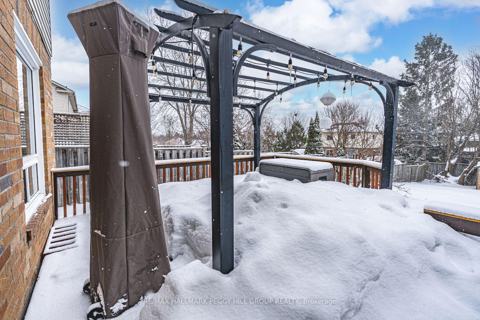 Photo 17 of 39 Bates Court, Barrie, Painswick North — HOMEH