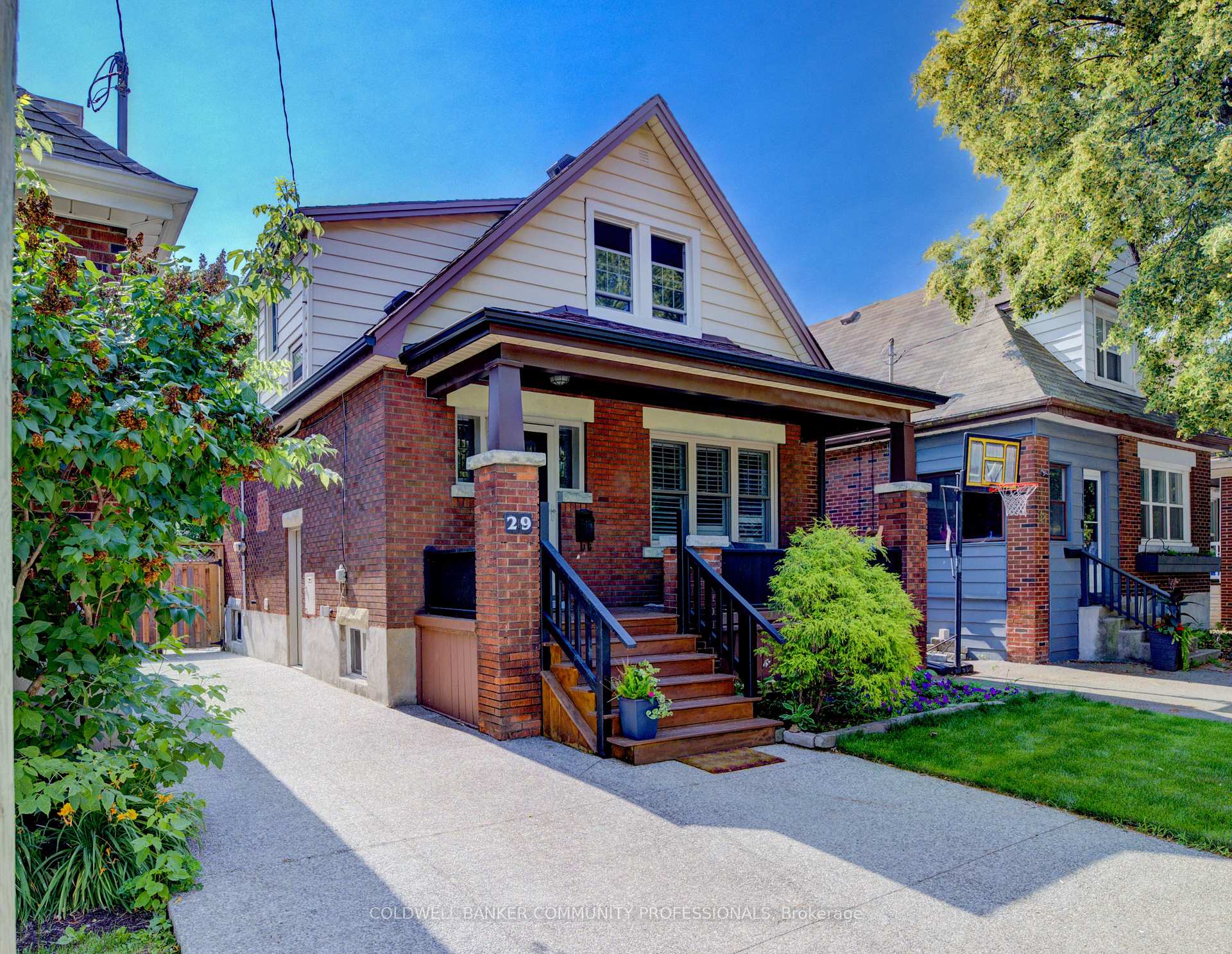 Photo 1 of 29 Linwood Avenue, Hamilton, Kirkendall — HOMEH