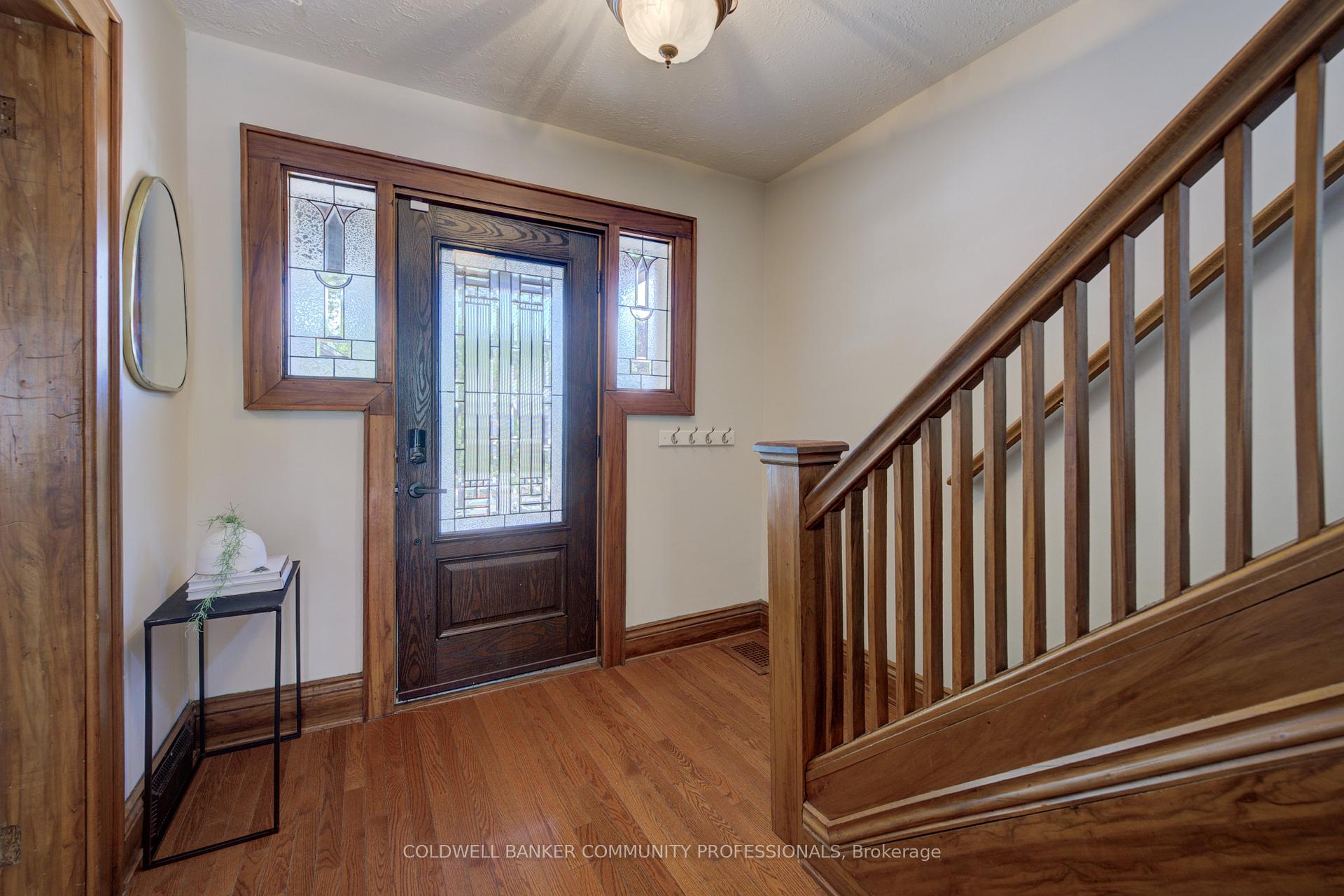 Photo 6 of 29 Linwood Avenue, Hamilton, Kirkendall — HOMEH
