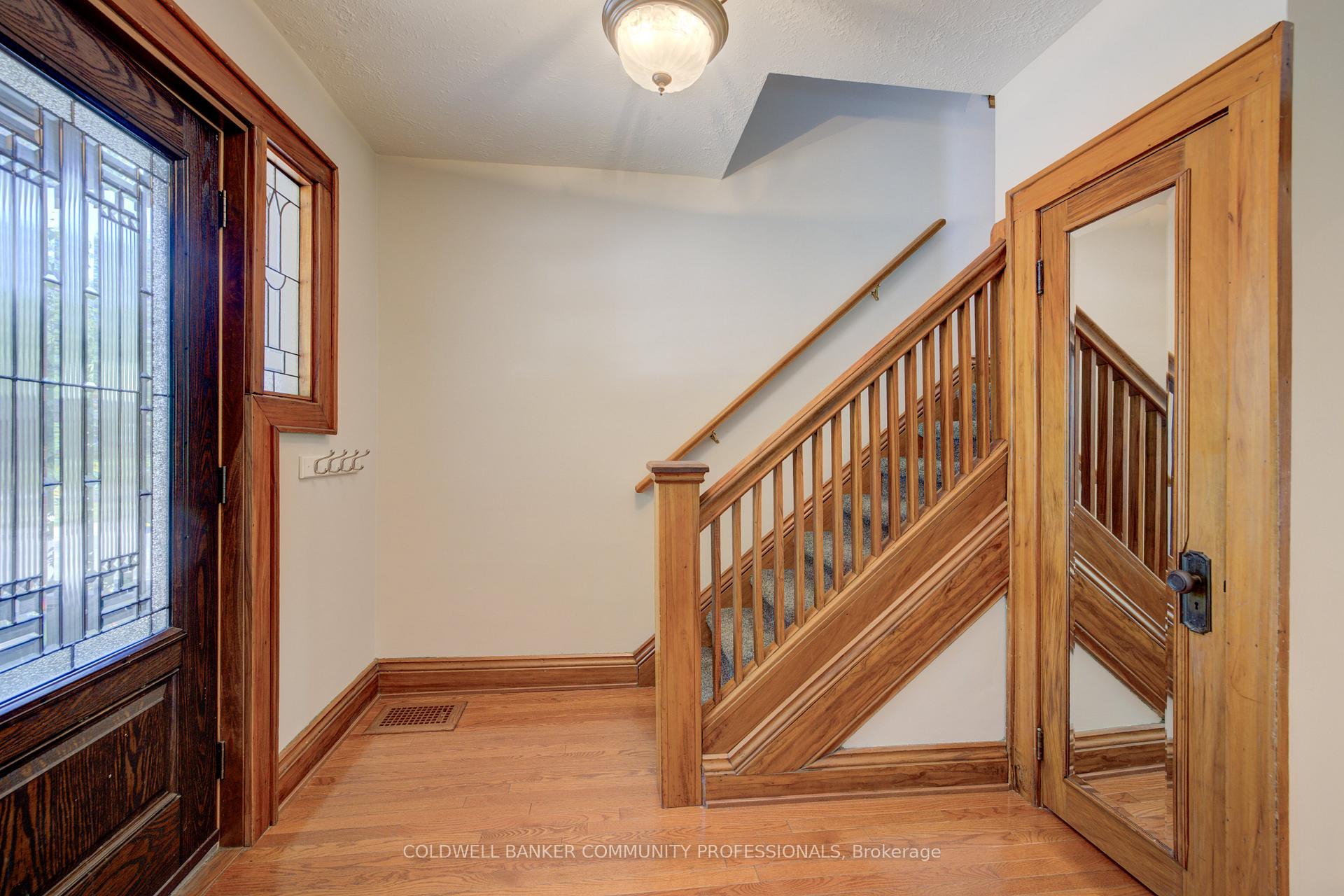 Photo 7 of 29 Linwood Avenue, Hamilton, Kirkendall — HOMEH
