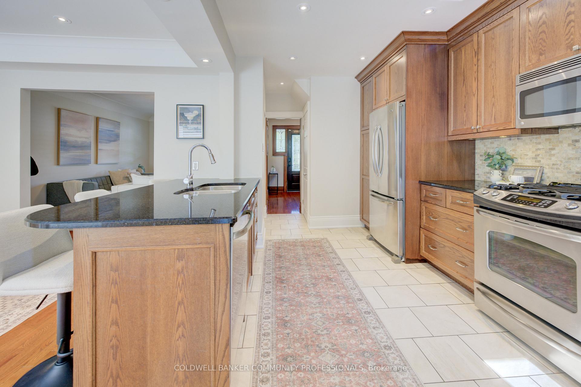Photo 16 of 29 Linwood Avenue, Hamilton, Kirkendall — HOMEH