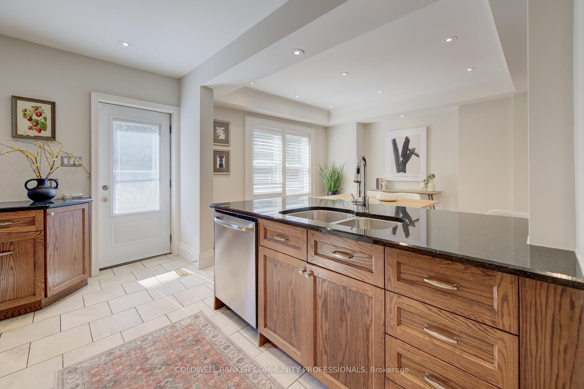 Photo 17 of 29 Linwood Avenue, Hamilton, Kirkendall — HOMEH