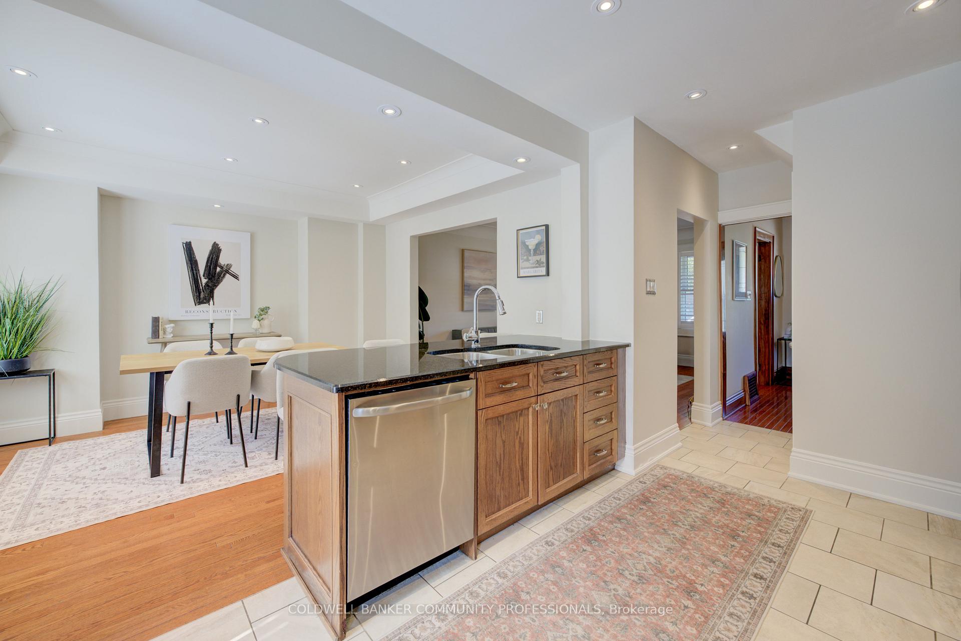 Photo 19 of 29 Linwood Avenue, Hamilton, Kirkendall — HOMEH