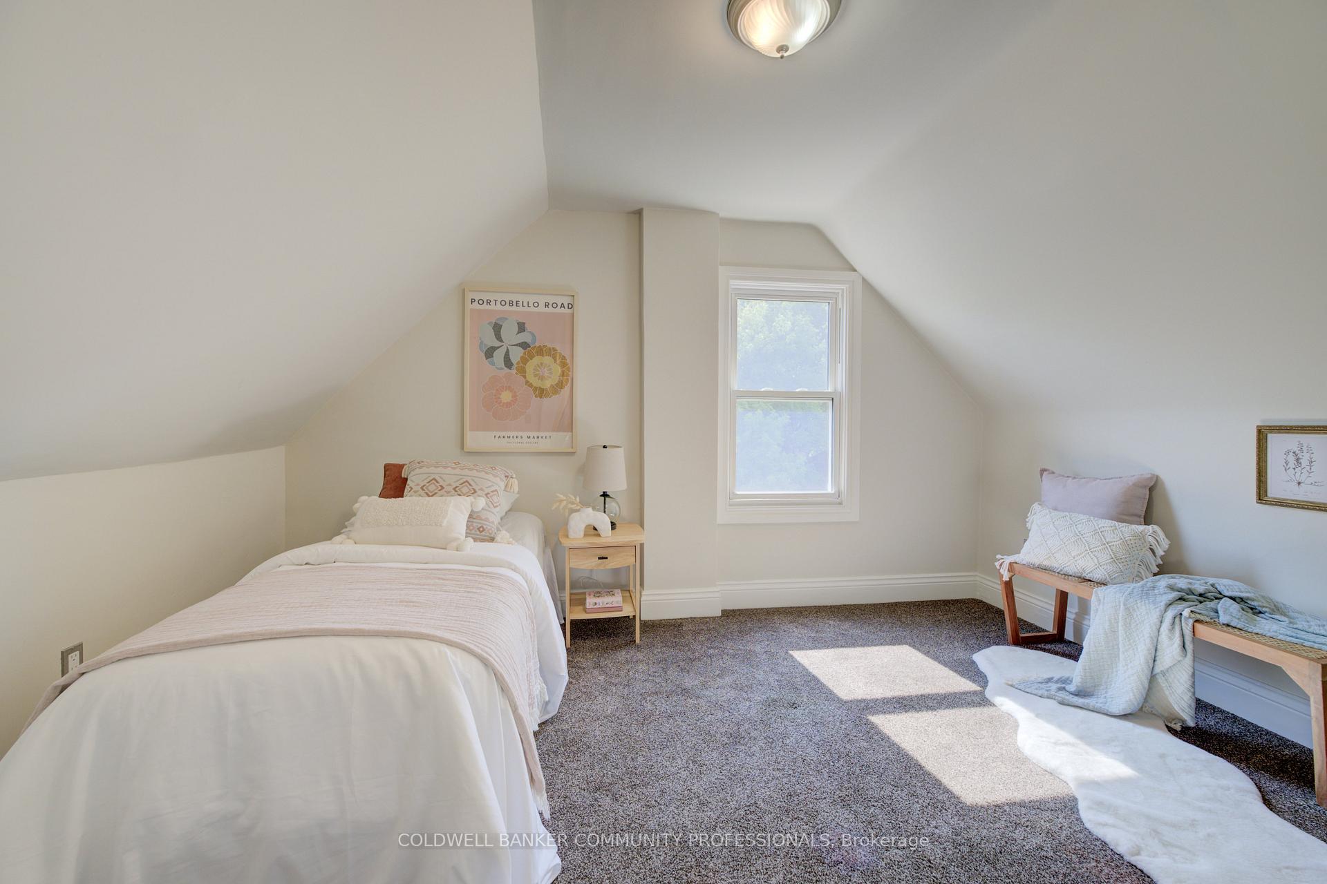 Photo 23 of 29 Linwood Avenue, Hamilton, Kirkendall — HOMEH