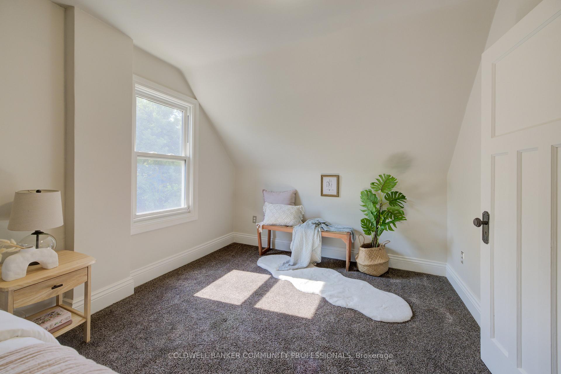 Photo 24 of 29 Linwood Avenue, Hamilton, Kirkendall — HOMEH