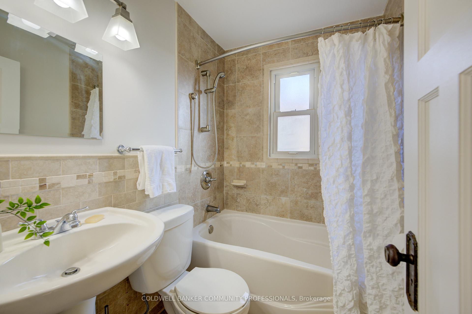 Photo 25 of 29 Linwood Avenue, Hamilton, Kirkendall — HOMEH