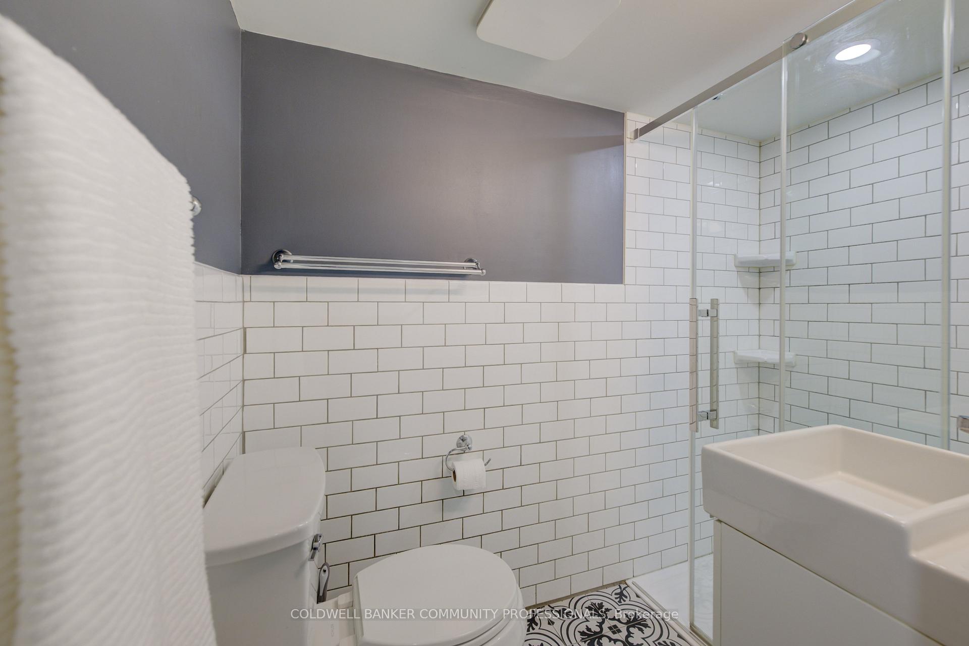 Photo 32 of 29 Linwood Avenue, Hamilton, Kirkendall — HOMEH