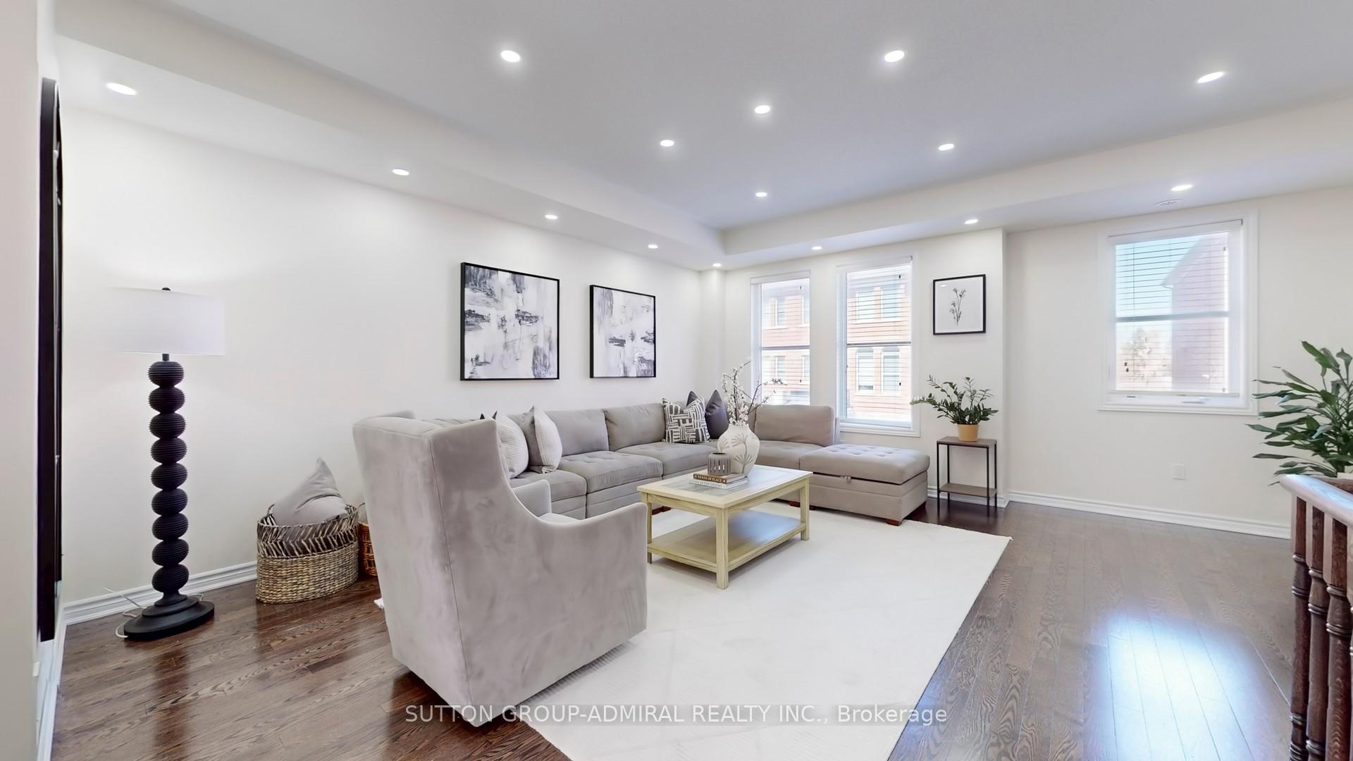 Photo 5 of 56 City Park Circle, Vaughan, West Woodbridge — HOMEH