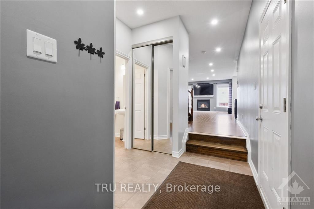 Photo 3 of 238 Serena Way, Ottawa, Barrhaven - Strandherd — HOMEH