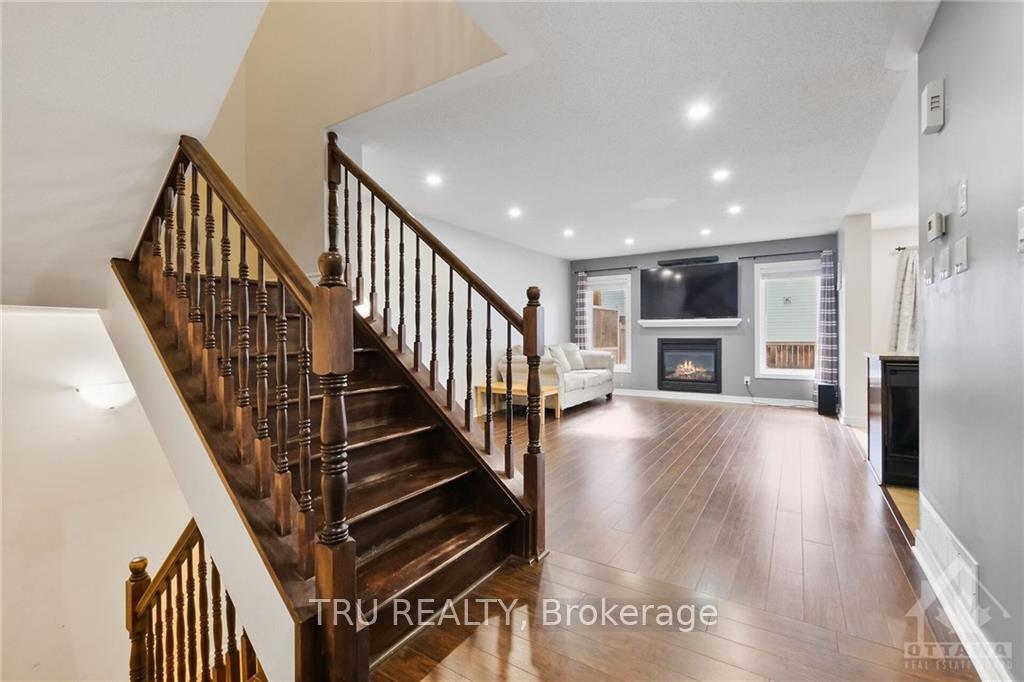 Photo 5 of 238 Serena Way, Ottawa, Barrhaven - Strandherd — HOMEH