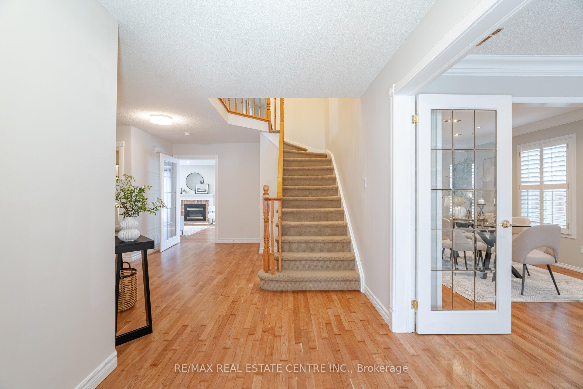 Photo 5 of 2130 Berwick Drive, Burlington, Rose — HOMEH