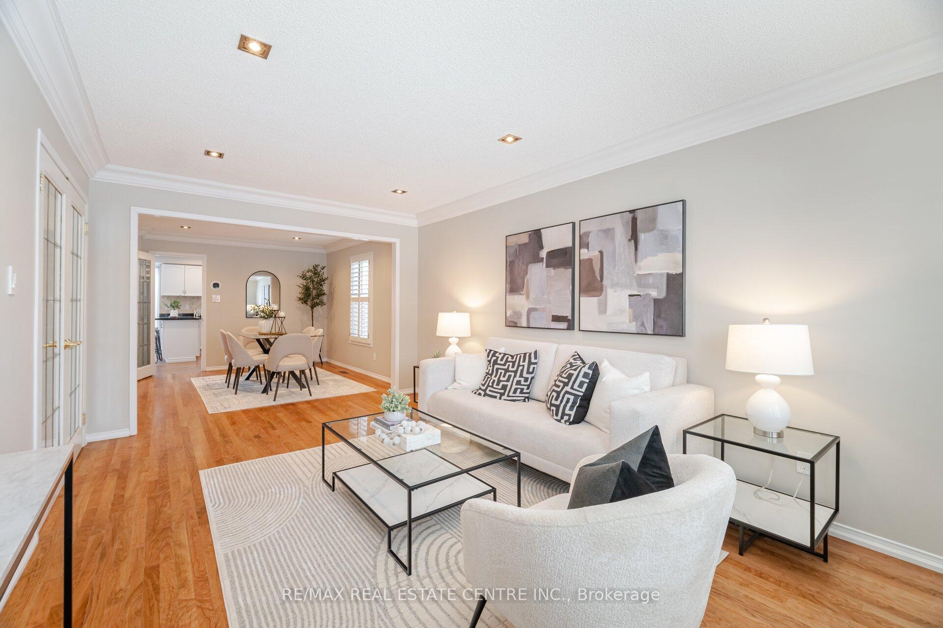 Photo 9 of 2130 Berwick Drive, Burlington, Rose — HOMEH