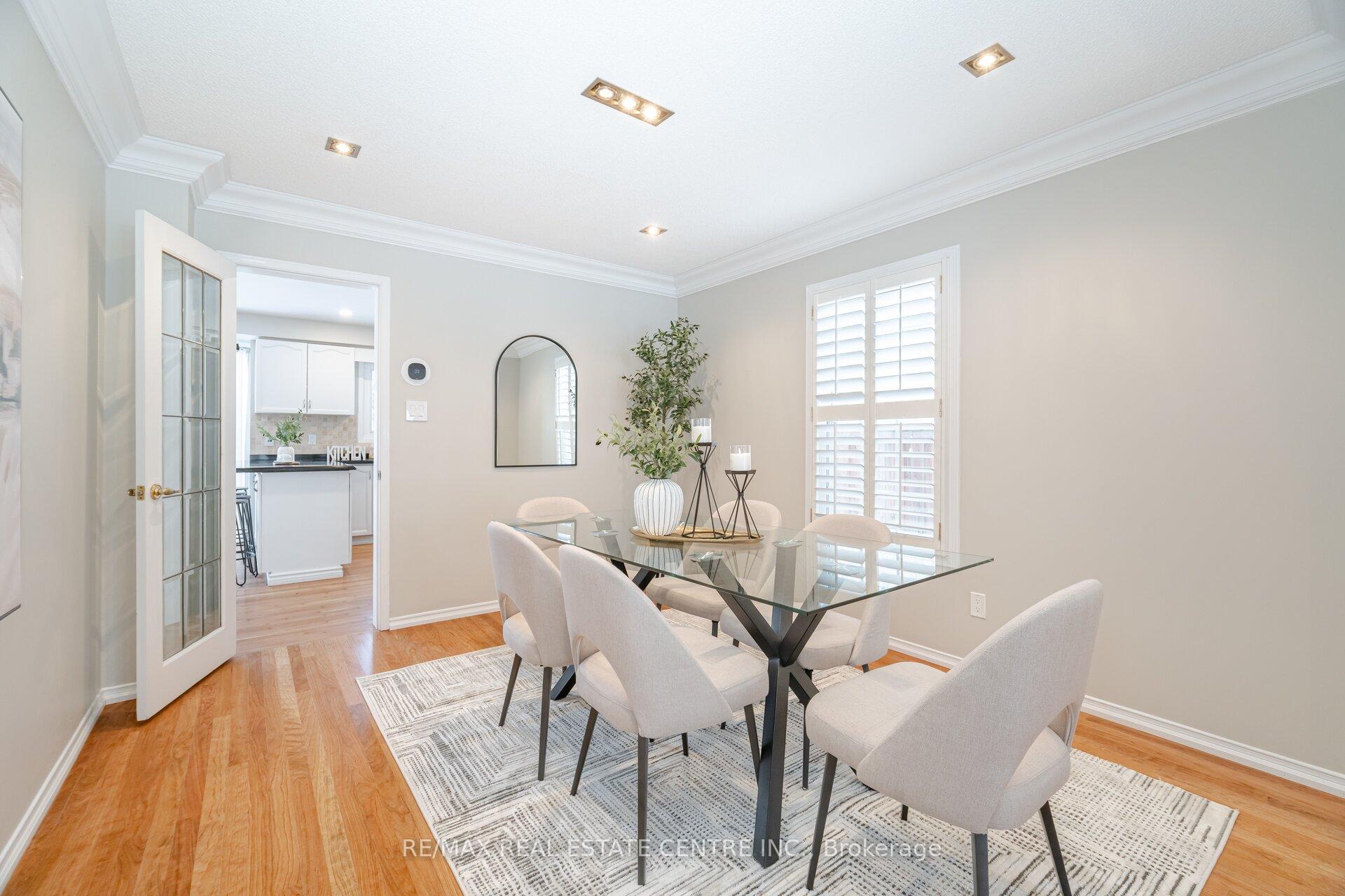 Photo 11 of 2130 Berwick Drive, Burlington, Rose — HOMEH
