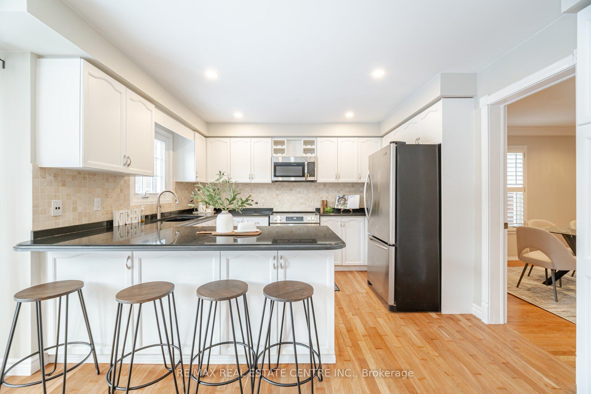 Photo 15 of 2130 Berwick Drive, Burlington, Rose — HOMEH