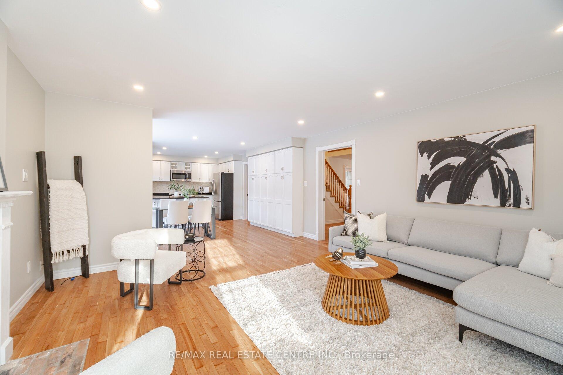Photo 19 of 2130 Berwick Drive, Burlington, Rose — HOMEH