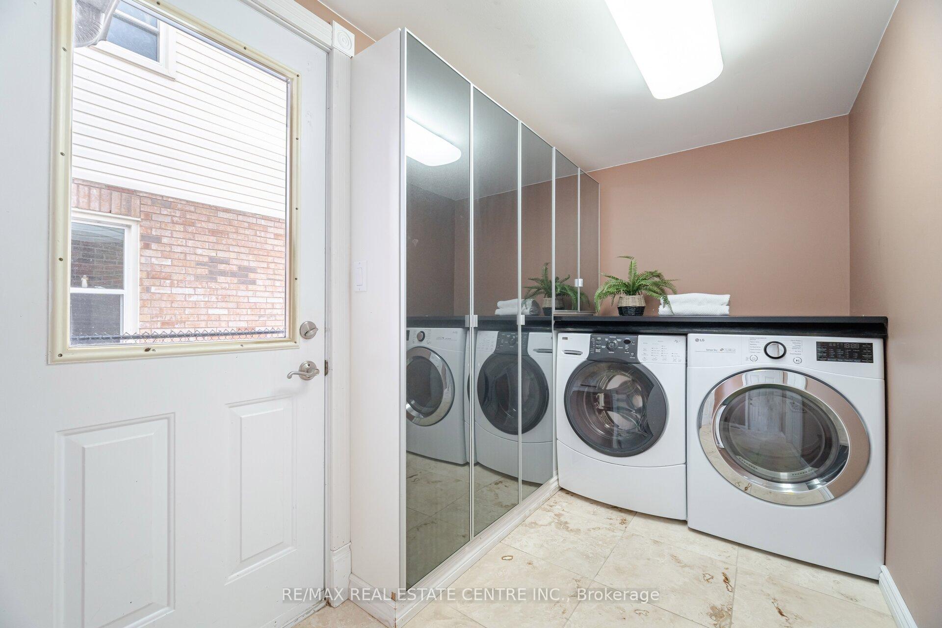 Photo 22 of 2130 Berwick Drive, Burlington, Rose — HOMEH