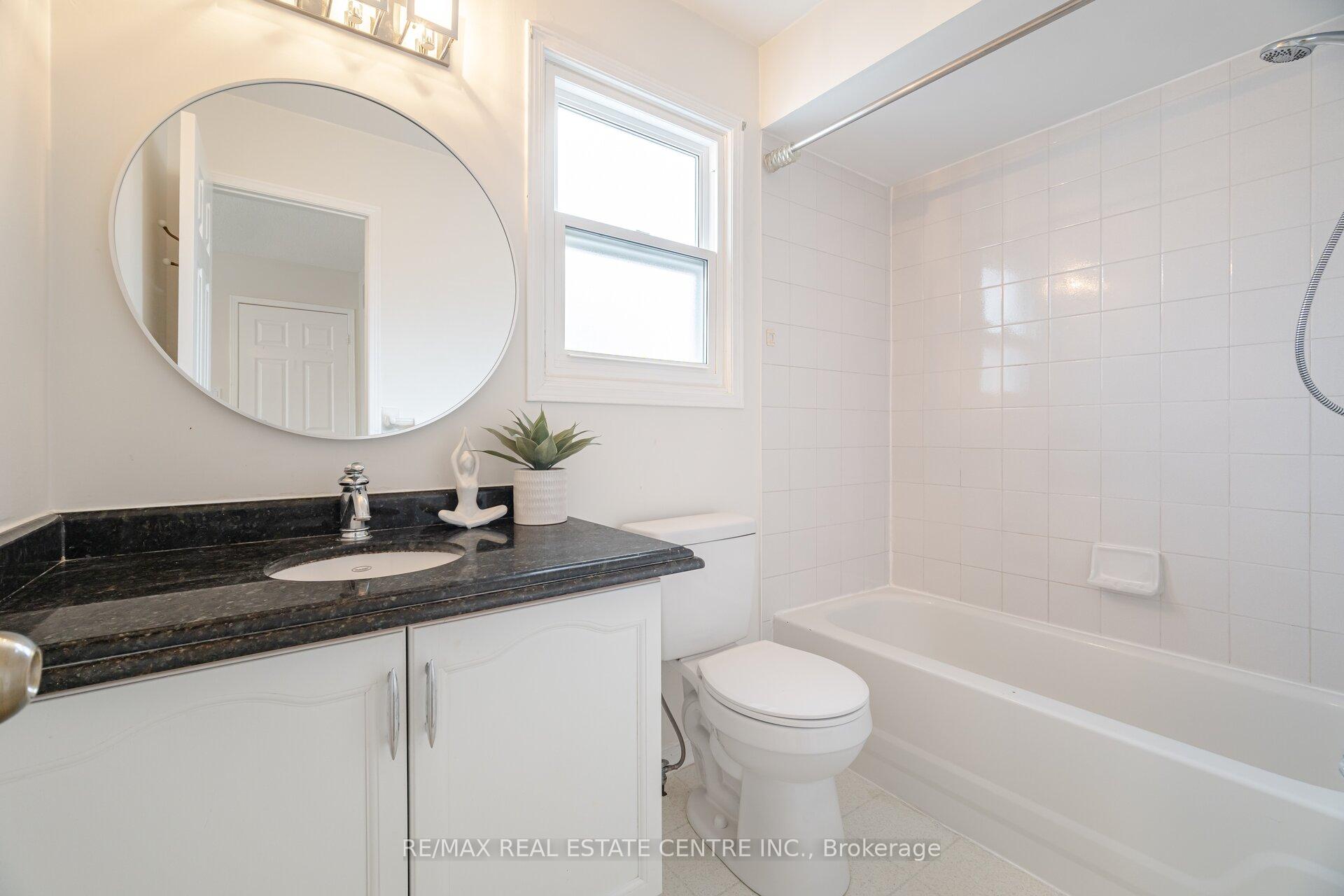 Photo 29 of 2130 Berwick Drive, Burlington, Rose — HOMEH