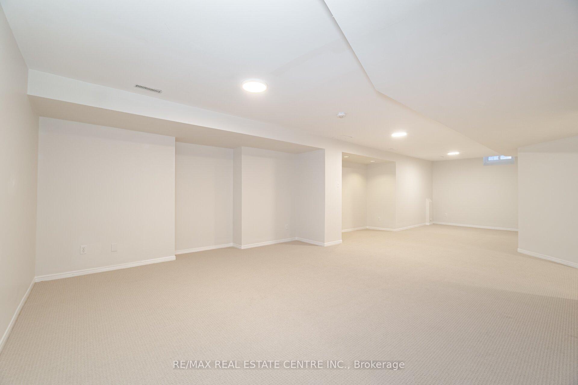 Photo 35 of 2130 Berwick Drive, Burlington, Rose — HOMEH