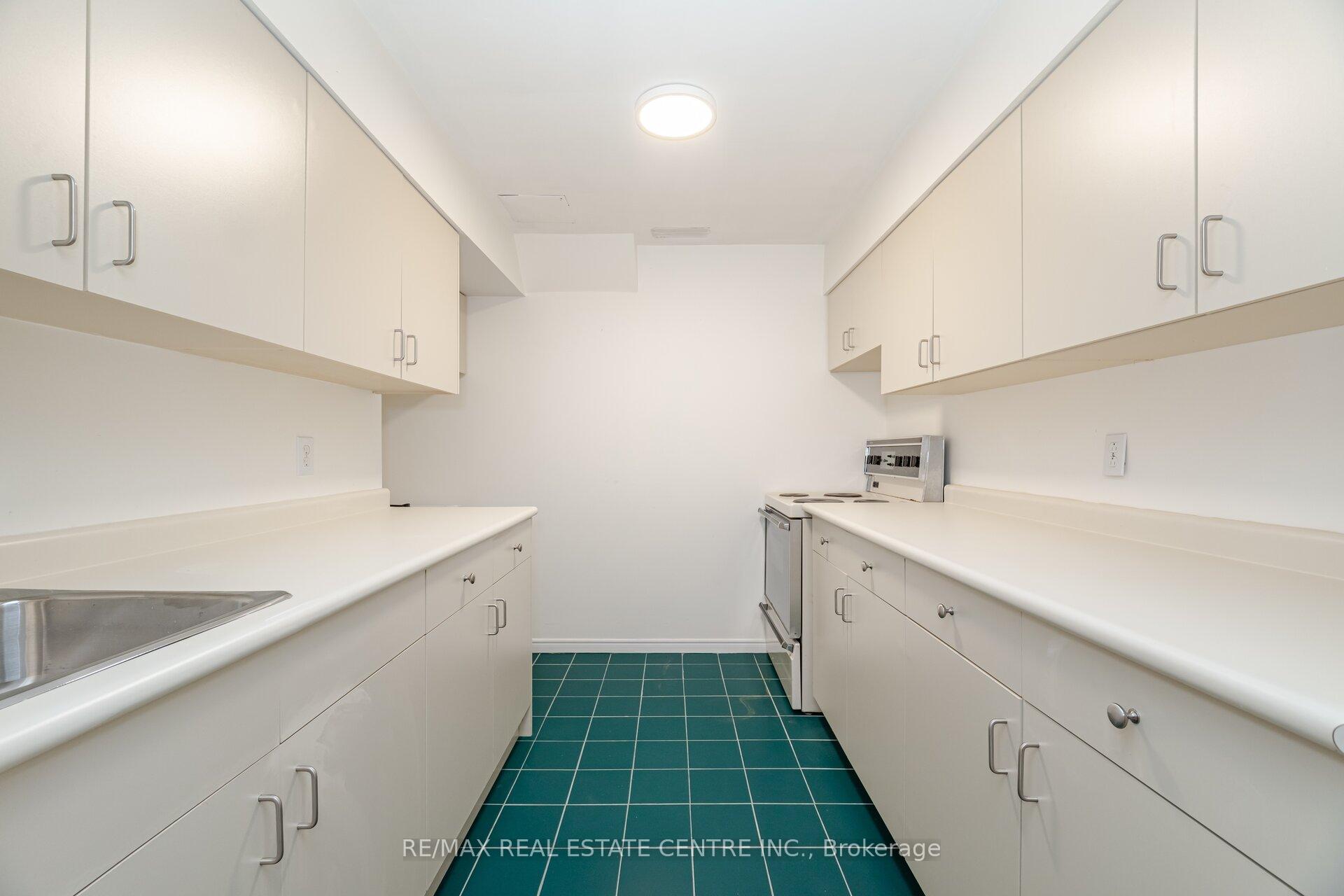 Photo 36 of 2130 Berwick Drive, Burlington, Rose — HOMEH