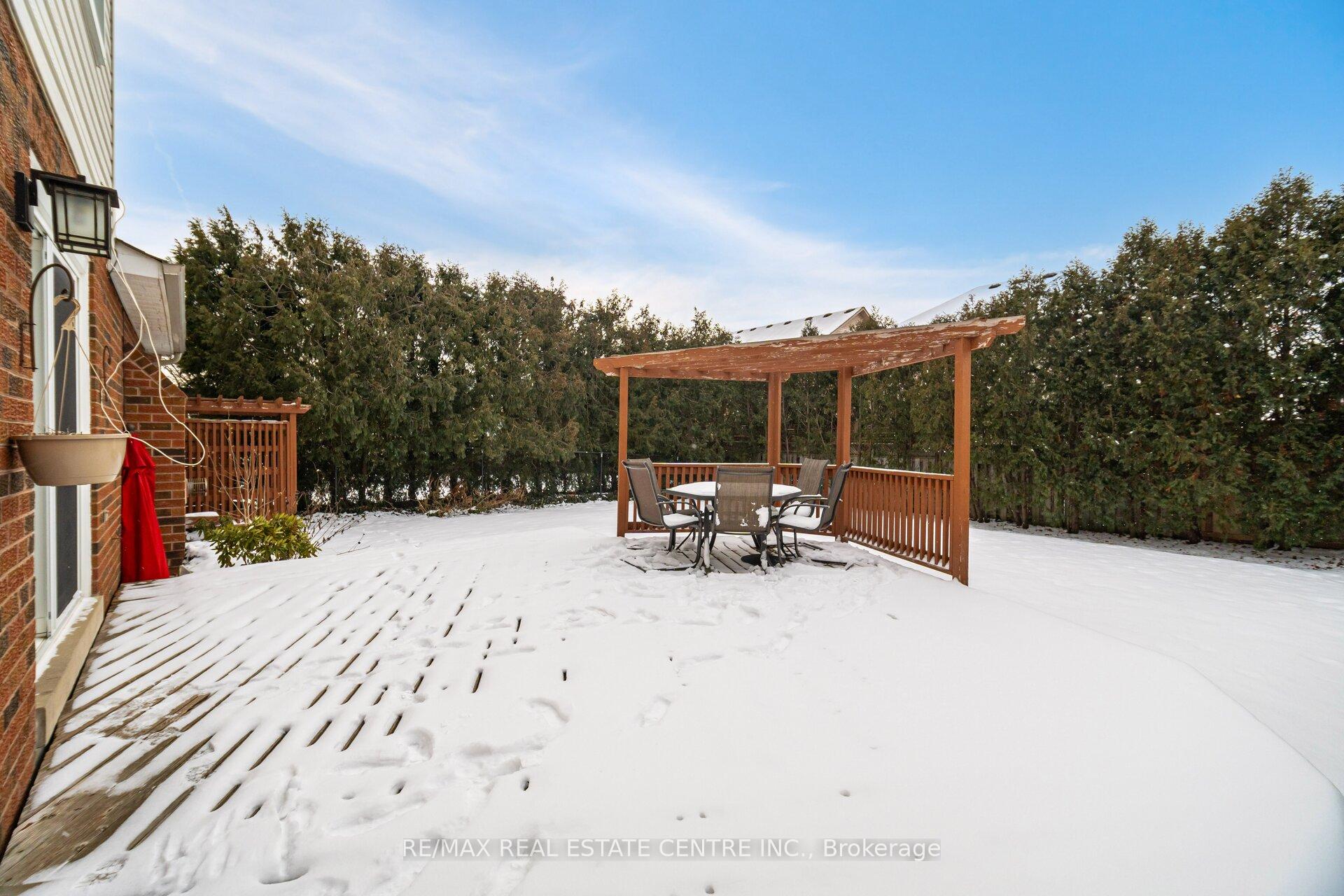 Photo 38 of 2130 Berwick Drive, Burlington, Rose — HOMEH
