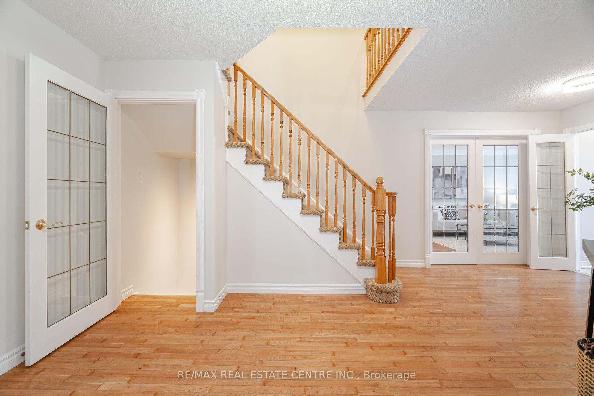 Photo 40 of 2130 Berwick Drive, Burlington, Rose — HOMEH