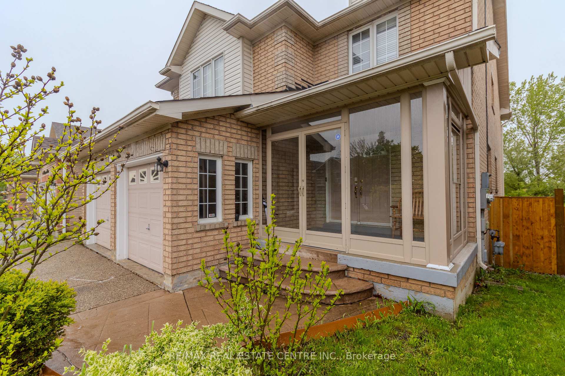 Photo 3 of 116 Rollingwood Bsmt Drive, Brampton, Fletcher's Creek South — HOMEH