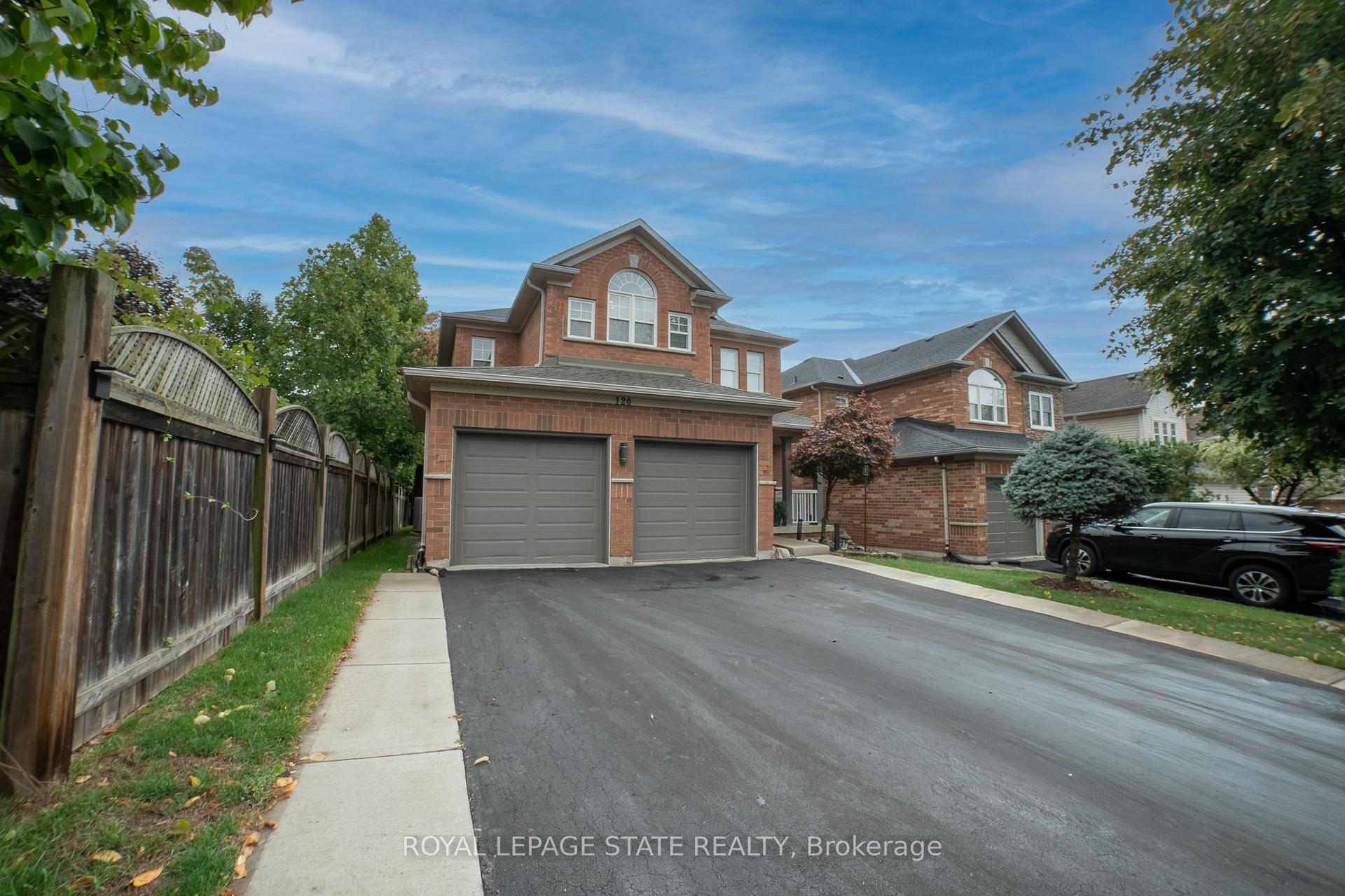 Photo 2 of 120 Sundial Crescent, Hamilton, Dundas — HOMEH