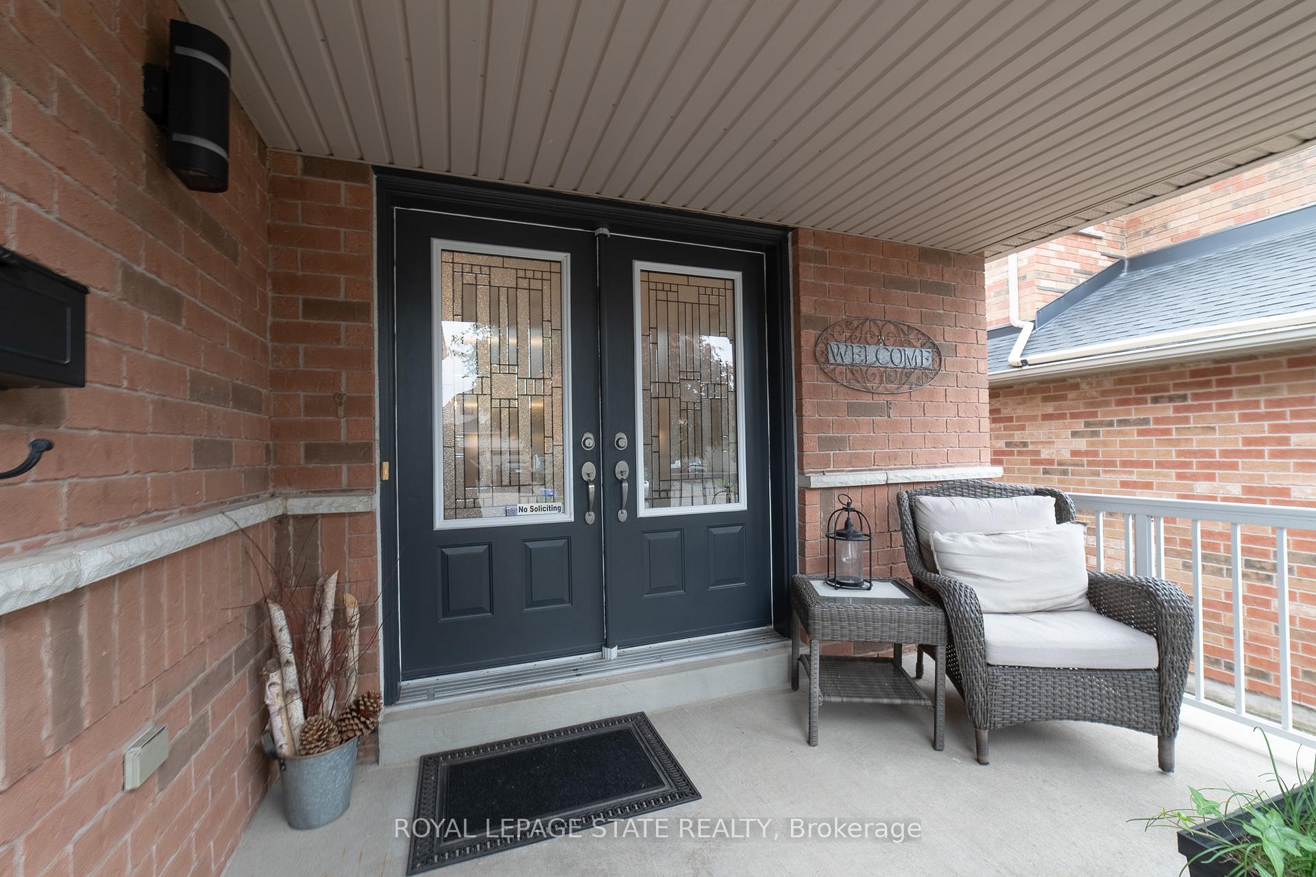 Photo 3 of 120 Sundial Crescent, Hamilton, Dundas — HOMEH