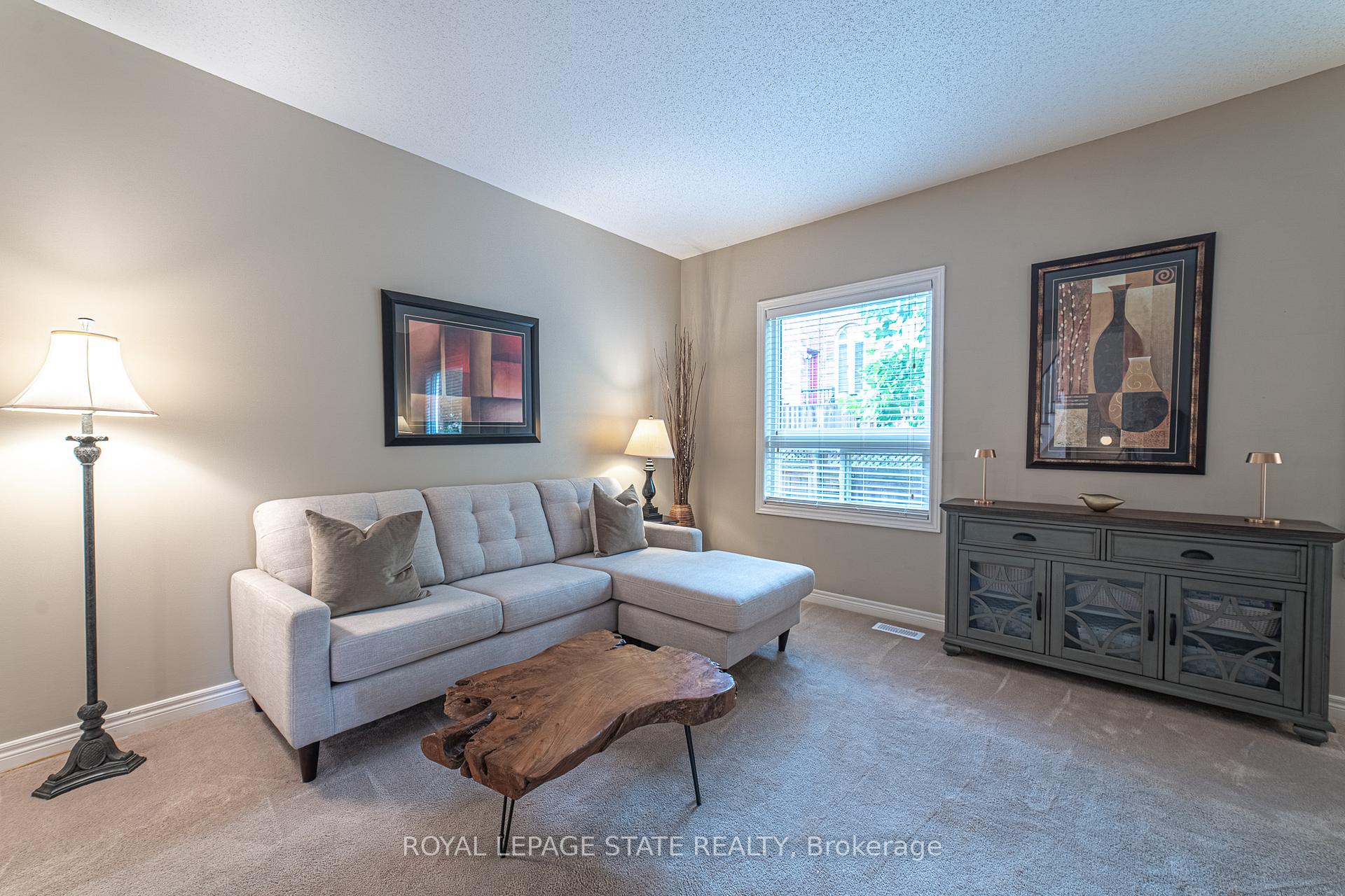 Photo 10 of 120 Sundial Crescent, Hamilton, Dundas — HOMEH
