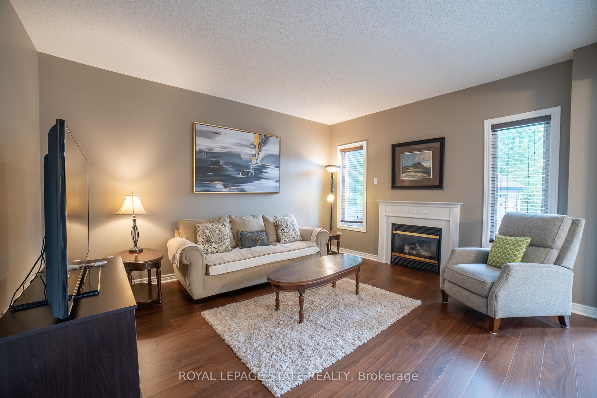 Photo 12 of 120 Sundial Crescent, Hamilton, Dundas — HOMEH
