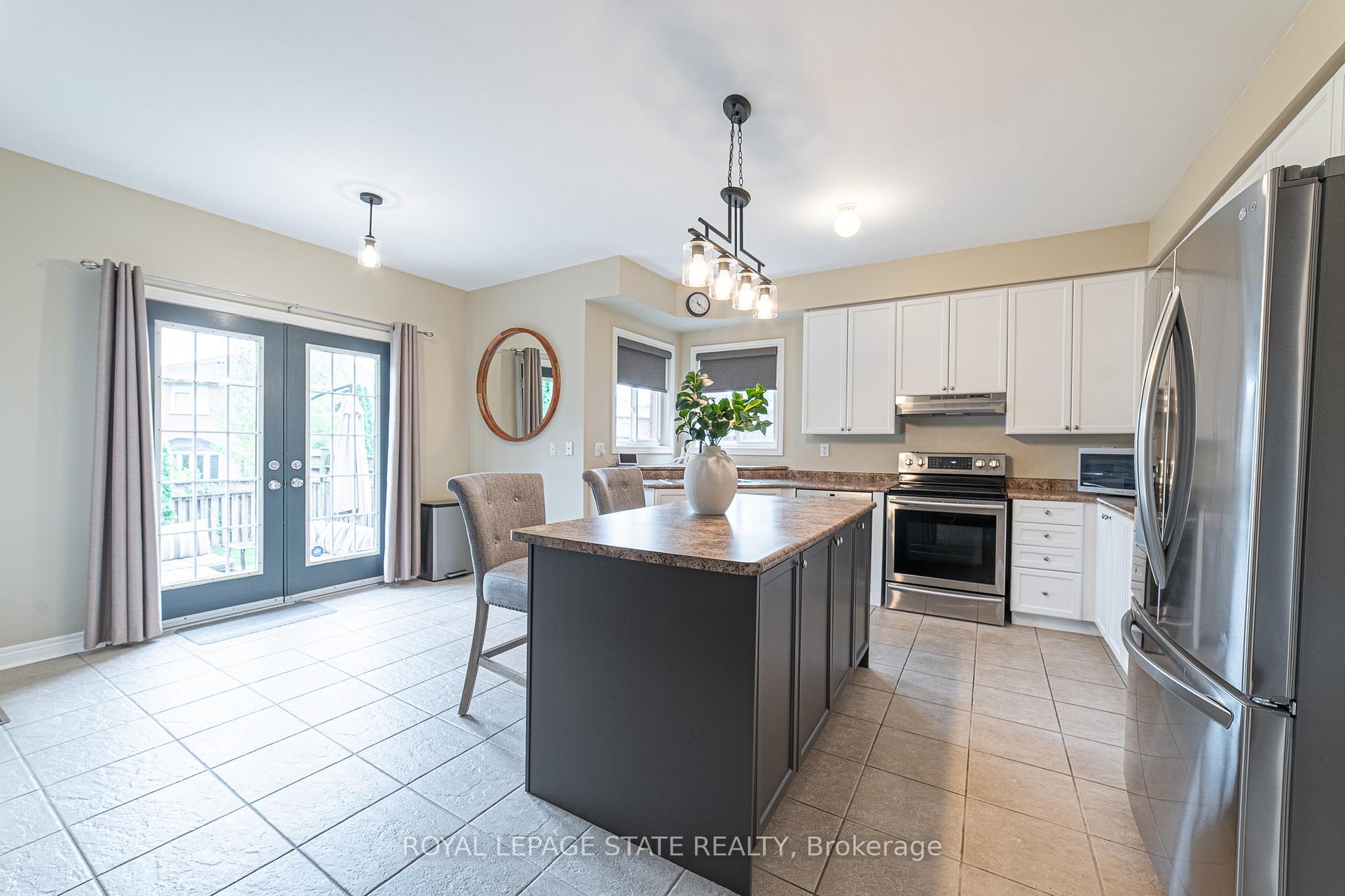 Photo 14 of 120 Sundial Crescent, Hamilton, Dundas — HOMEH