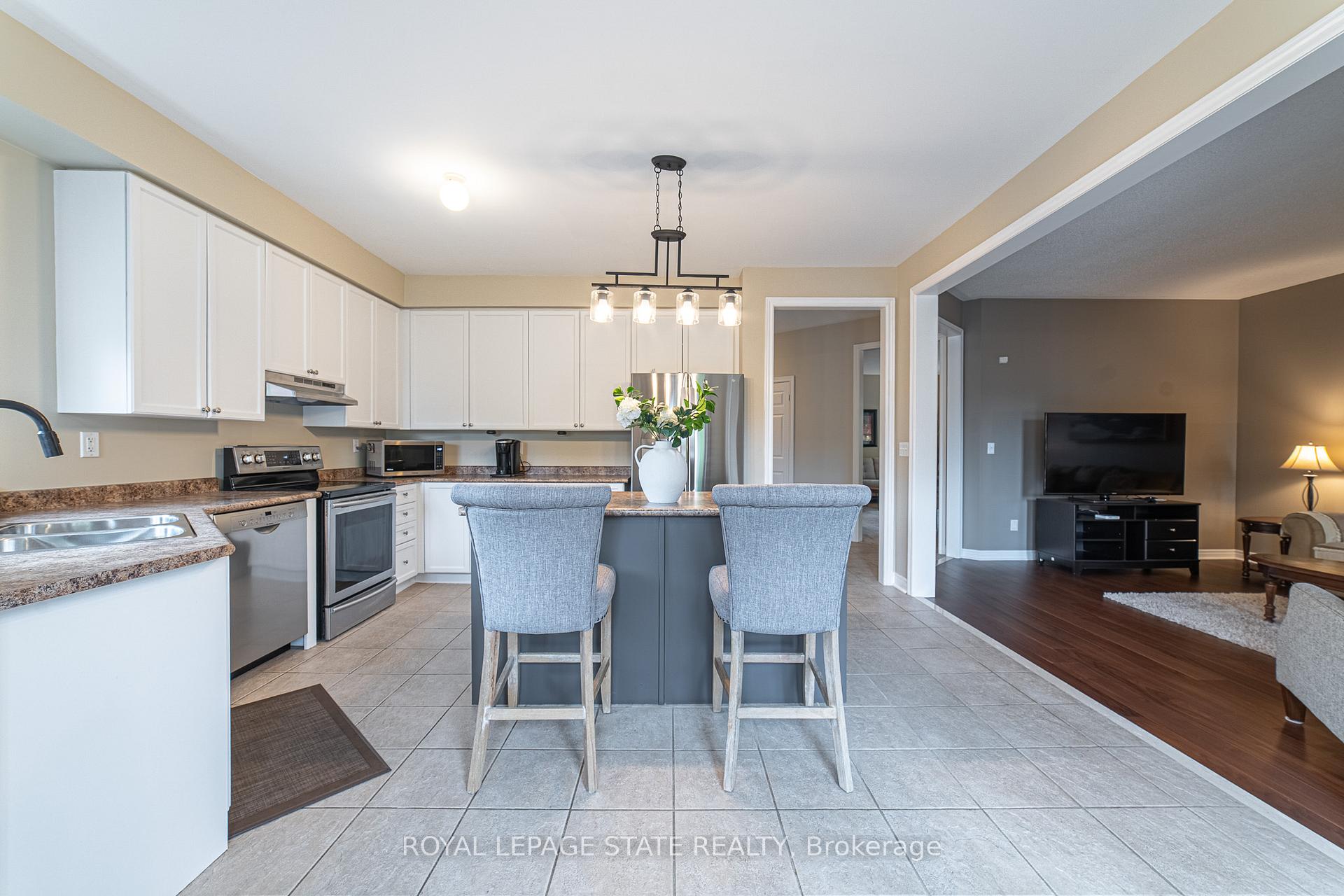 Photo 16 of 120 Sundial Crescent, Hamilton, Dundas — HOMEH