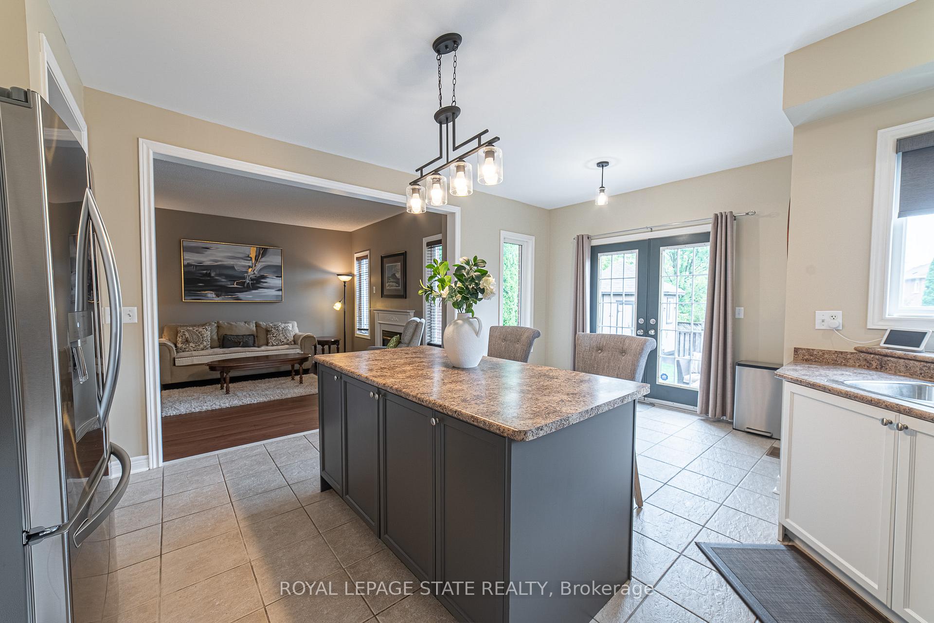 Photo 19 of 120 Sundial Crescent, Hamilton, Dundas — HOMEH