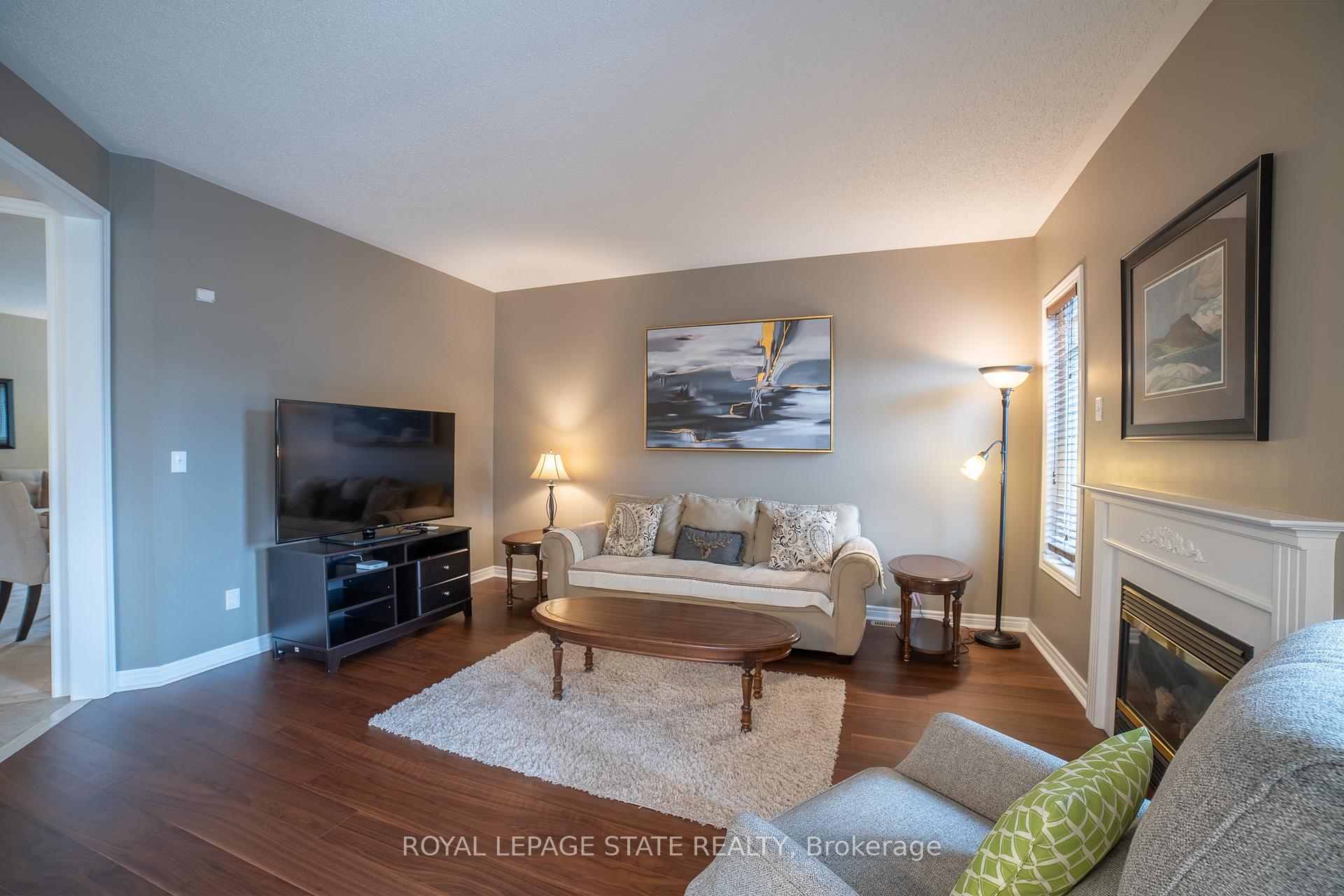 Photo 21 of 120 Sundial Crescent, Hamilton, Dundas — HOMEH