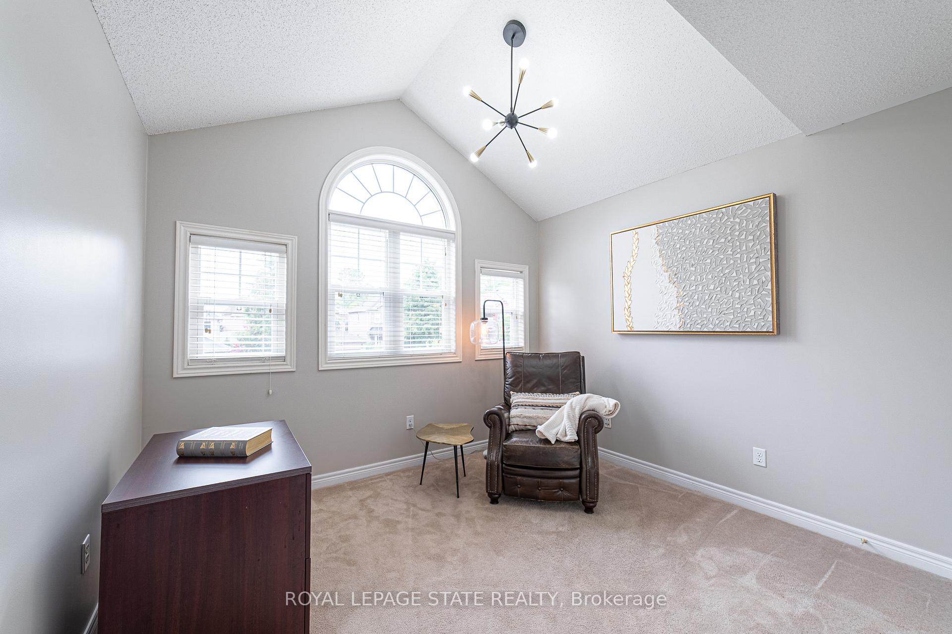 Photo 24 of 120 Sundial Crescent, Hamilton, Dundas — HOMEH
