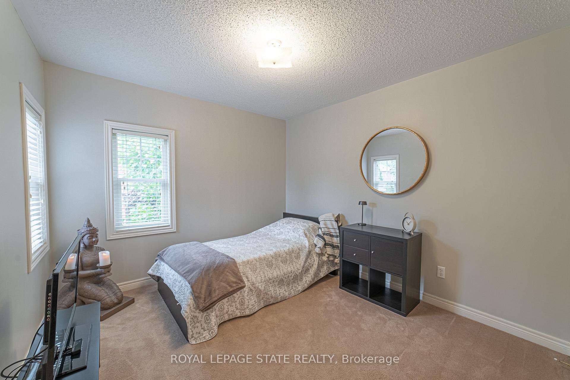 Photo 25 of 120 Sundial Crescent, Hamilton, Dundas — HOMEH