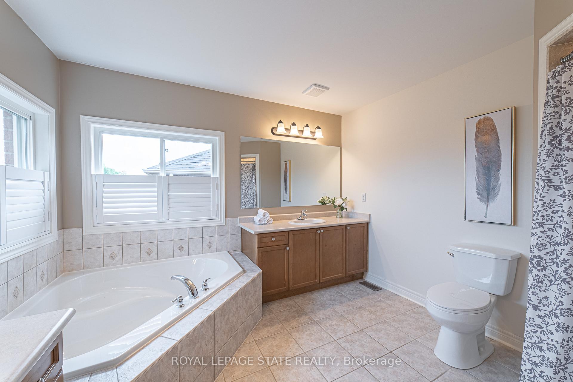 Photo 31 of 120 Sundial Crescent, Hamilton, Dundas — HOMEH