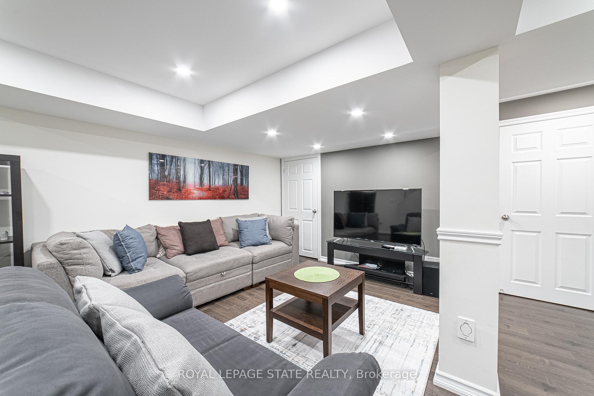 Photo 37 of 120 Sundial Crescent, Hamilton, Dundas — HOMEH