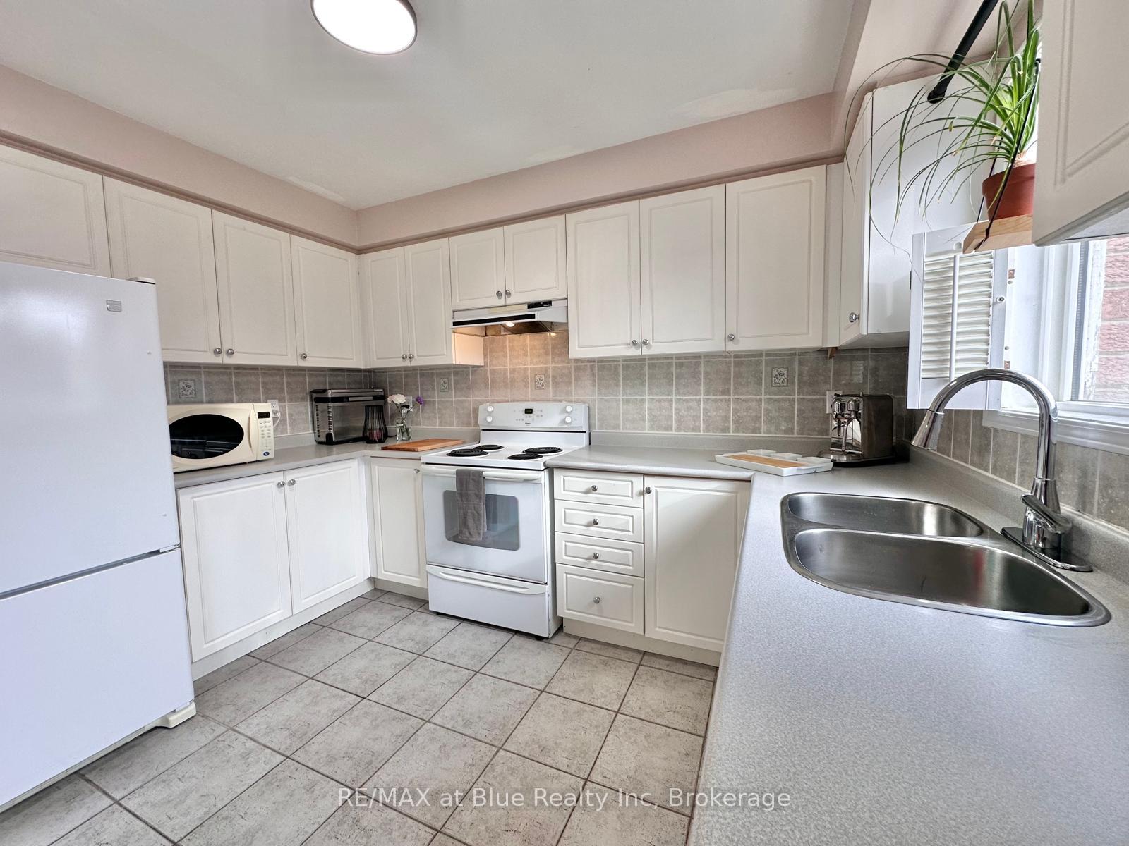 Photo 13 of 192 Lockwood Road, Brampton, Fletcher's West — HOMEH