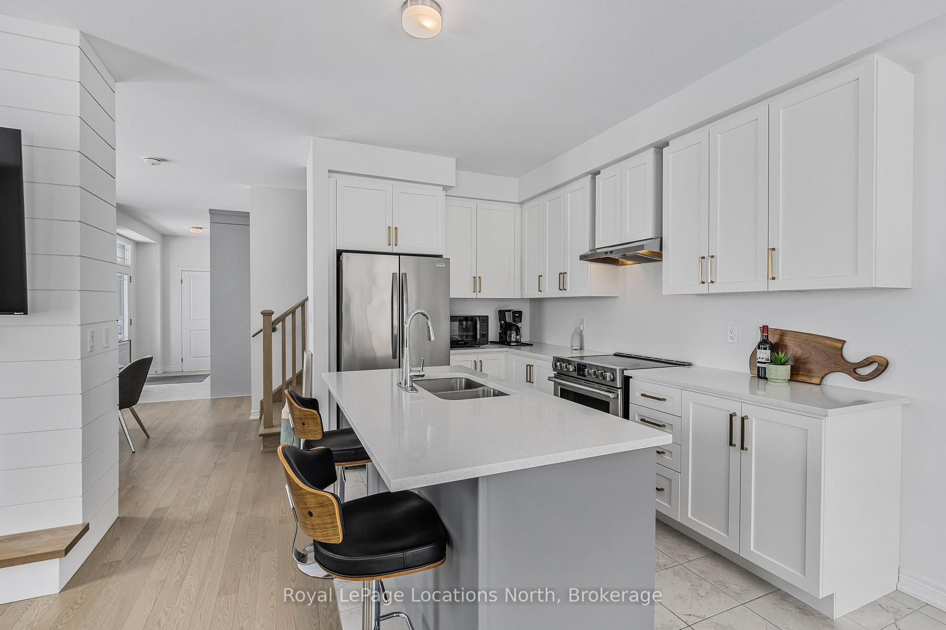 Photo 12 of 55 Milady Crescent, Barrie, Rural Barrie Southeast — HOMEH